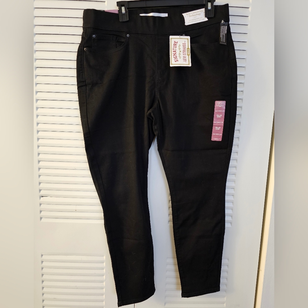 NWT Signature Levi Strauss Women's Pull-on Skinny Jeans - 16 Short